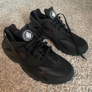 Nike Air Huarache Triple Black
